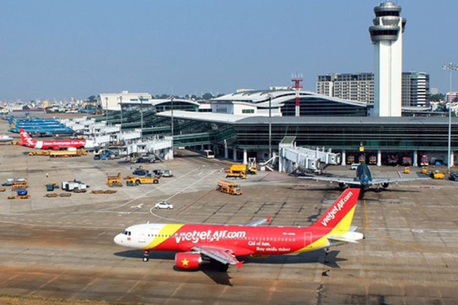 Luật sư Nguyễn Tiến Hòa - Đoàn Luật sư Hà Nội: Áp giá sàn vé máy bay là vi phạm Luật Cạnh tranh
