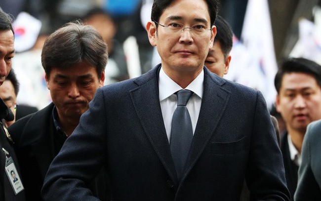 Thái tử thừa kế tập đoàn Samsung được trả tự do