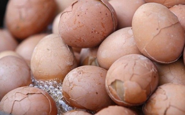 Đua nhau ăn trứng ấp dở để bồi bổ cơ thể, chữa khỏi đau đầu: Chuyên gia khẳng định 