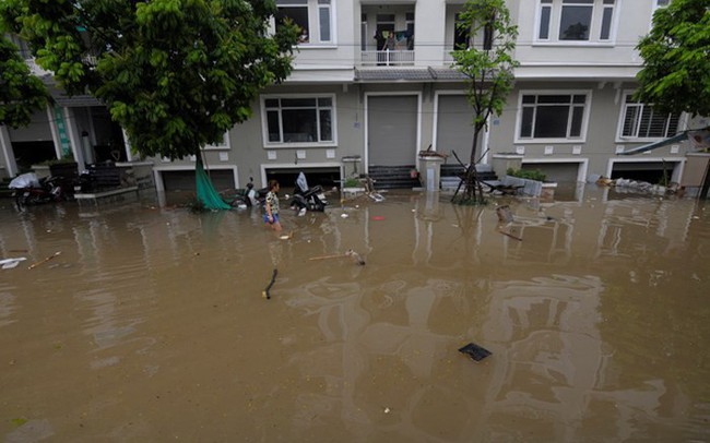 Hà Nội: Những điểm đen "hễ mưa là ngập" người mua nhà nên lưu ý