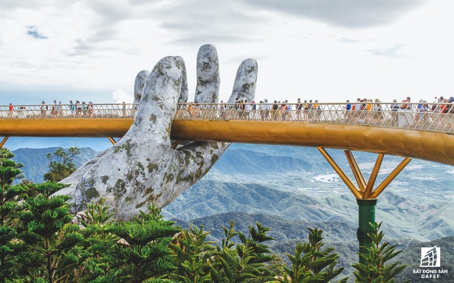 Cầu Vang Ba Na Hill Golden Bridge On Ba Na Hills Da Nang Vietnam Dream Vacations Around The Worlds Trip