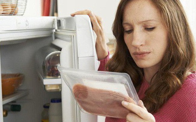 Ăn dưa hấu để trong tủ lạnh, người đàn ông phải cắt bỏ 70cm ruột: Cảnh báo cho việc lưu trữ thức ăn trong tủ lạnh không đúng cách