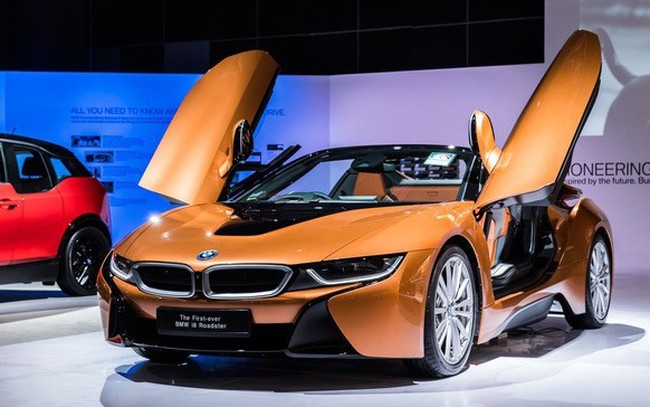 Chiêm ngưỡng siêu phẩm BMW i8 mui trần lần đầu tới Đông Nam Á