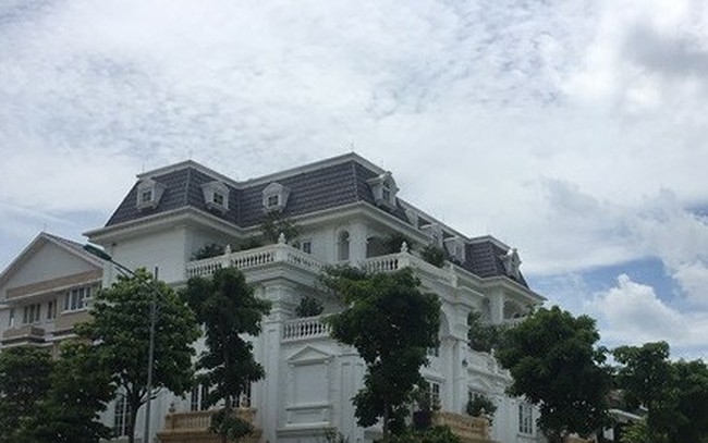 Biệt thự “khủng” phá vỡ quy hoạch các khu đô thị mới ở Hà Nội