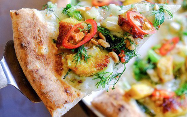 Món mới của 4P's: Pizza chả cá - vừa mắm tôm vừa phô mai liệu có phải là chiếc pizza "sai" nhất từ trước tới nay?
