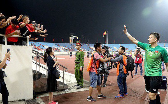 Thủ môn Đặng Văn Lâm chia sẻ tâm tư sau lần thứ 2 thủng lưới tại AFF Cup 2018