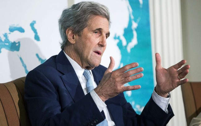Cựu Ngoại trưởng John Kerry: Ông Trump nên từ chức