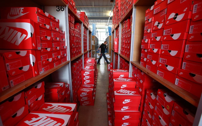 "Cuộc chia tay" đau đớn của Nike và Amazon: Giá trị thương hiệu bị hạ thấp nếu ở lại, nhưng ra đi cũng khiến cả hai thiệt hại