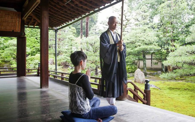 Được các thiền sư Nhật Bản giác ngộ, tôi quyết định tập thiền Zen và bất ngờ trước sự thay đổi kỳ diệu về sức khỏe chỉ sau 1 tháng: Ngủ ngon hơn, tâm thêm tịnh!