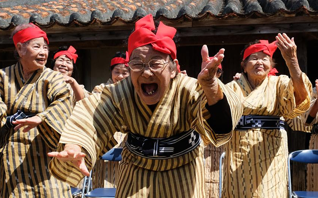 Nổi tiếng với văn hóa làm việc đầy áp lực nhưng người Nhật lại sống thọ nhất thế giới: Bí quyết chính là thói quen sinh hoạt giúp phòng ngừa bệnh tật, tăng thêm niềm vui sống