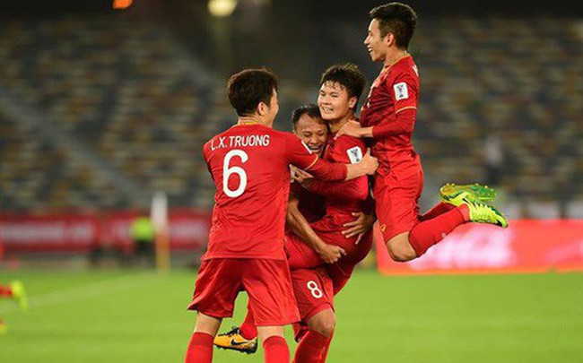 Nhà báo Jordan: "Các cầu thủ Việt Nam chạy nhanh như gió. Đá hay chẳng kém gì Hàn Quốc"