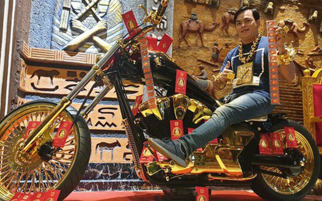 Bộ sưu tập mô tô tiền tỷ của 'người đàn ông đeo nhiều vàng nhất Việt Nam' Phúc XO, dàn xe biển 'ngũ quỹ' ít ai biết