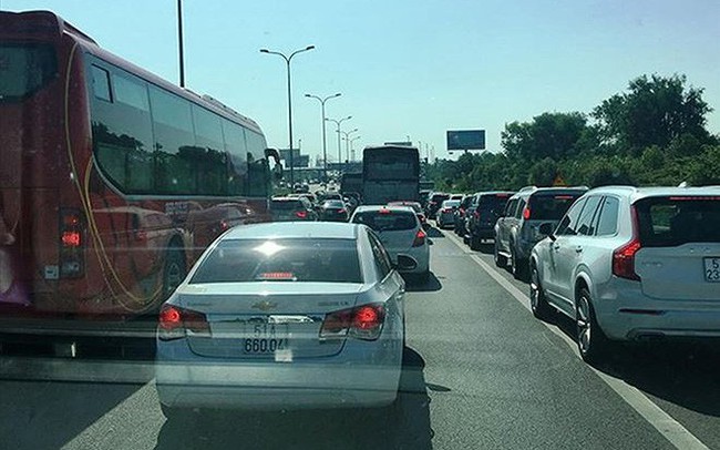 Cao tốc TPHCM - Long Thành - Dầu Giây: Phí cao, chất lượng dịch vụ ngày càng thấp