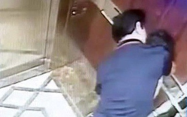Nguyên Phó Viện trưởng VKS ép hôn bé gái trong thang máy chung cư có dấu hiệu tội dâm ô nhiều lần?