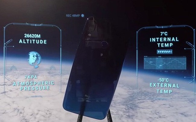 Dẹp Apple và Samsung đi, smartphone "chơi lớn" là phải bay lên vũ trụ bằng khinh khí cầu để chụp ảnh như này!