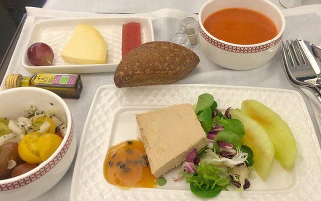Suất ăn hạng nhất của 15 hãng hàng không này sẽ làm thay đổi quan niệm của bạn về chuyện ăn uống trên máy bay