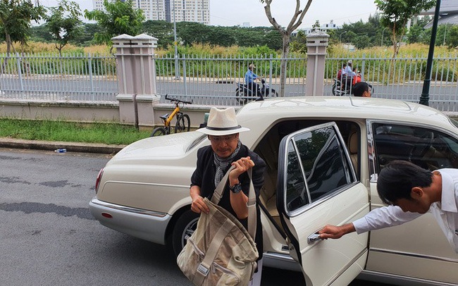 Lại bị bà Thảo yêu cầu giám định tâm thần, ông Đặng Lê Nguyên Vũ đáp lời: "Những người mà tâm thần giống qua thì đất nước này cần nhiều người hơn vậy"