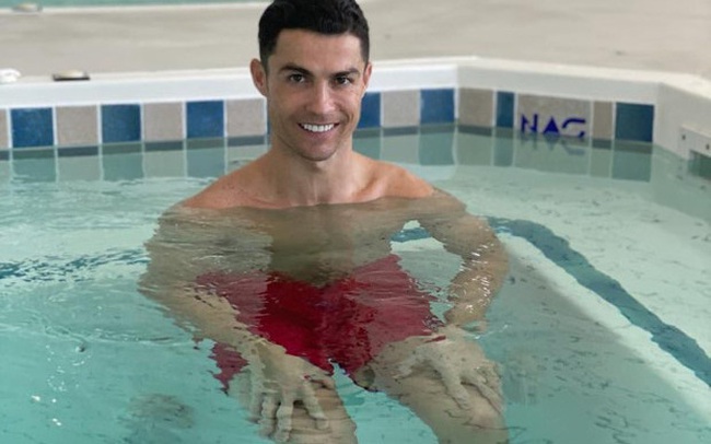 Ronaldo hé lộ phương pháp tập luyện đặc biệt giúp anh sở hữu thể hình "sắt đá" ở tuổi 34