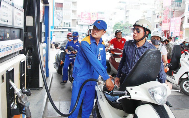 Giá xăng tiếp tục giảm mạnh, dầu bất ngờ giảm hơn 1.100 đồng/lít kể từ 15 giờ chiều nay Giá xăng tiếp tục giảm mạnh, dầu bất ngờ giảm hơn 1.100 đồng/lít kể từ 15 giờ chiều nay