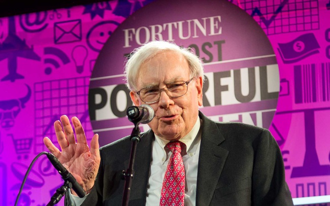 Warren Buffett khẳng định người nói giỏi trước đám đông có thể kiếm gấp đôi số tiền mình có và đây là cách để rèn luyện kỹ năng theo HLV nghề nghiệp