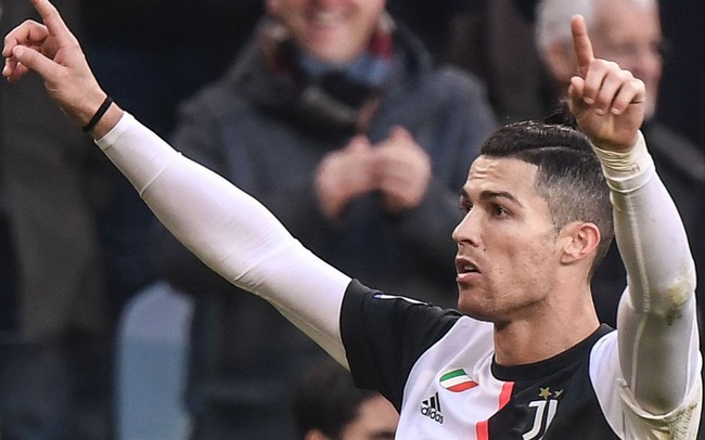 Cristiano Ronaldo bị cách ly sau khi đồng đội ở Juventus dương tính với Covid-19
