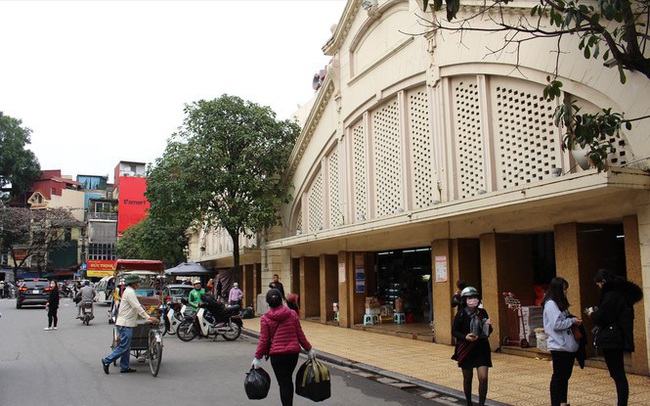 Hàng trăm tiểu thương chợ Đồng Xuân xin miễn, giảm tiền thuê ki ốt vì dịch
