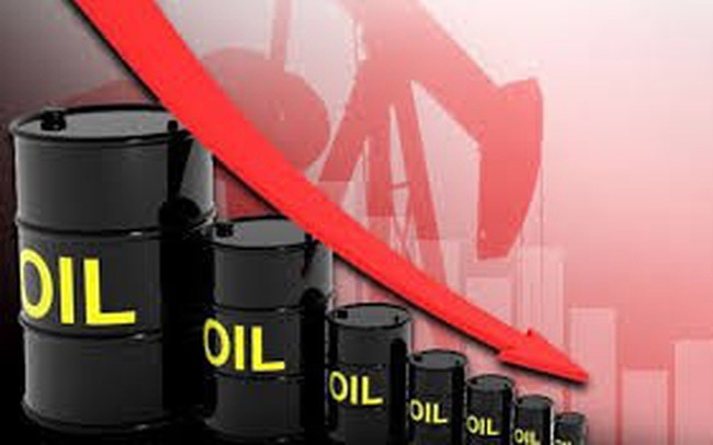 Thị trường ngày 15/04: Giá dầu giảm mạnh hơn 10%, vàng tăng lên đỉnh 7,5 năm
