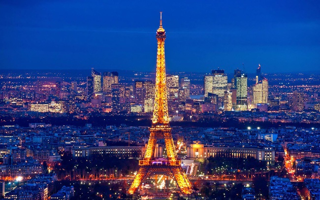 Tháp Eiffel nổi tiếng thế giới thì ai cũng biết nhưng trên đỉnh tòa tháp này còn ẩn chứa một bí mật bất ngờ và vô cùng đặc biệt