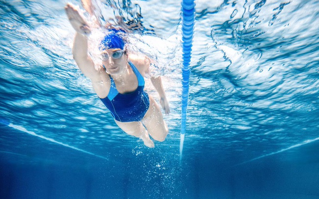 Bắt đầu thói quen bơi 3 lần/tuần, cơ thể bạn sẽ thay đổi không ngờ: Dẻo dai, bền sức, quan trọng hơn là căn bệnh mất ngủ lùi xa