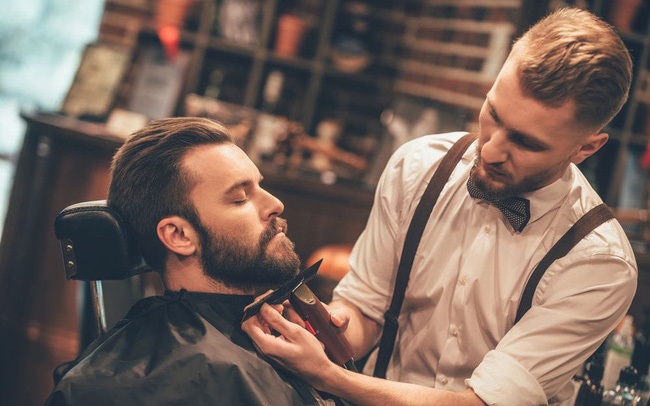 Cơ duyên với nghề cắt tóc nam của ông chủ barbershop Vũ Trí  VnExpress  Giải trí