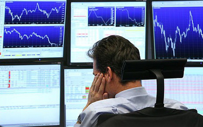 Dow Jones futures giảm hơn 300 điểm