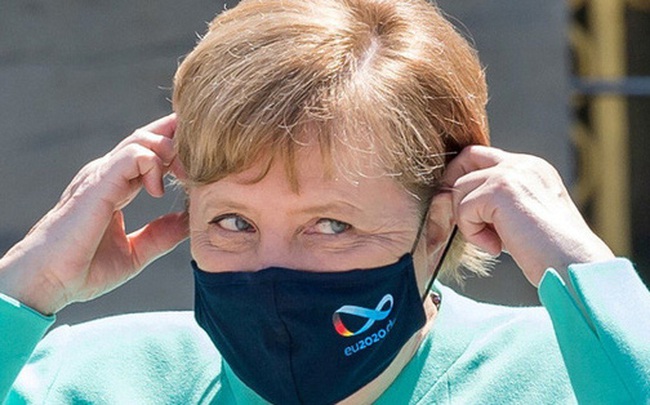 Mặc tương lai mơ hồ của đảng cầm quyền Đức, Thủ tướng Merkel trở lại 'huy hoàng' trong vai trò nhà lãnh đạo khủng hoảng