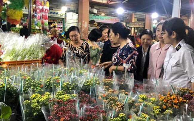 Hoa cắt cành phong phú, kiểng chậu tăng giá