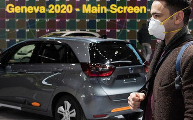 Khung cảnh tan hoang của Geneva Motor Show 2020: Tất cả đắp chiếu chờ tháo dỡ