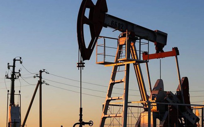 "Tiếp bước" Saudi Arabia, ba thành viên OPEC khác giảm giá dầu