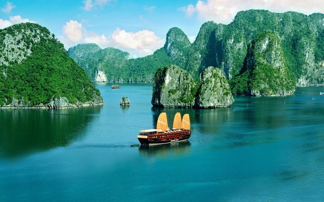 Du lịch Việt Nam tê liệt, sụt giảm chưa từng có vì dịch COVID-19 Du lịch Việt Nam tê liệt, sụt giảm chưa từng có vì dịch COVID-19