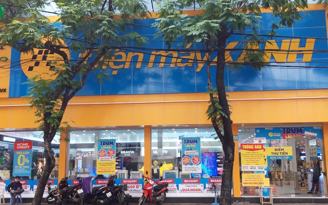 Các cửa hàng kinh doanh tại Hà Nội “thức giấc” sau một giấc “ngủ đông”