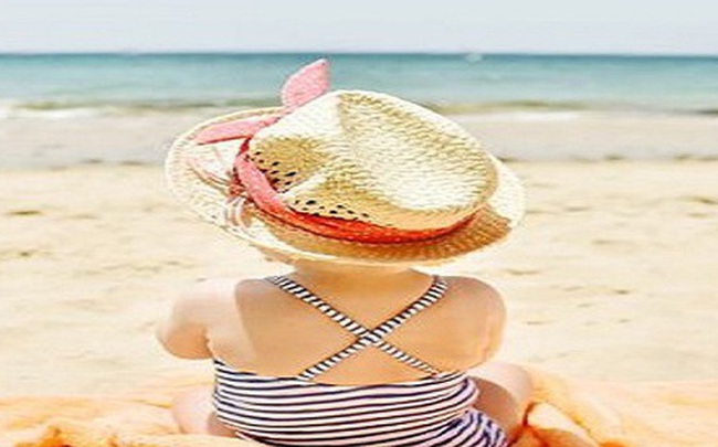 Sự thật về phơi nắng để bổ sung vitamin D cho trẻ: Không chỉ ít tác dụng còn dễ gây hại