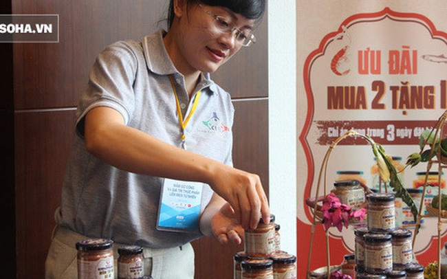 Từng chối bỏ và xấu hổ vì nghề của mẹ, cô gái kế nghiệp làm mắm, doanh thu cả trăm triệu/tháng