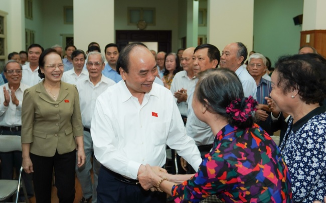 Chùm ảnh: Thủ tướng Nguyễn Xuân Phúc tiếp xúc cử tri Hải Phòng