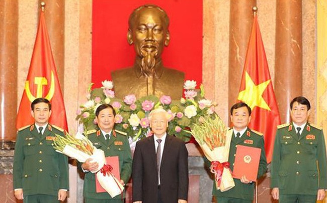 Trung tướng Hoàng Xuân Chiến và Lê Huy Vịnh được thăng quân hàm Thượng tướng Trung tướng Hoàng Xuân Chiến và Lê Huy Vịnh được thăng quân hàm Thượng tướng