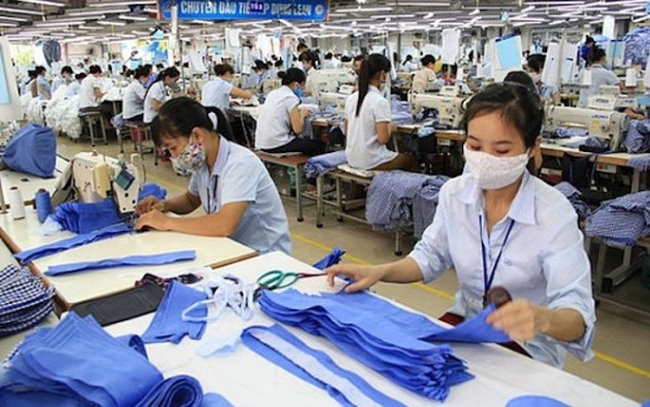 Dệt may Thành Công (TCM) báo lãi 200 tỷ đồng trong 9 tháng, nhiều đơn hàng khẩu trang kháng khuẩn, bảo hộ y tế được xuất khẩu