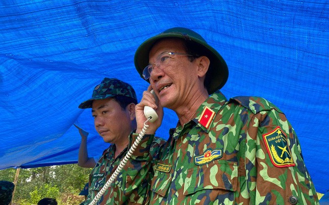 Thiếu tướng Nguyễn Đình Tiến: Dốc toàn lực tìm nạn nhân bị vùi lấp Thiếu tướng Nguyễn Đình Tiến: Dốc toàn lực tìm nạn nhân bị vùi lấp