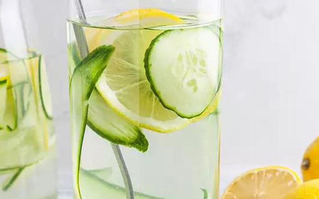 Sự thật về thải độc bằng nước chanh: Sai lầm, phản khoa học! Sự thật về thải độc bằng nước chanh: Sai lầm, phản khoa học!