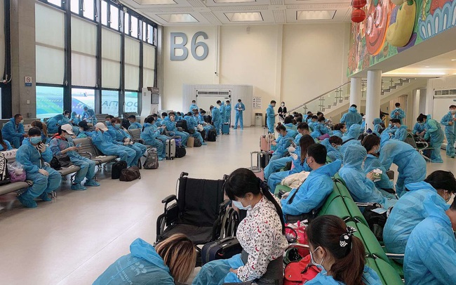 Hai chuyến bay đưa hơn 350 công dân Việt Nam từ Đài Loan (Trung Quốc) về nước Hai chuyến bay đưa hơn 350 công dân Việt Nam từ Đài Loan (Trung Quốc) về nước