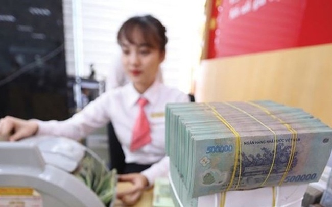 10 ngân hàng giảm gần 9.000 nhân sự, thu nhập người giữ lại được củng cố