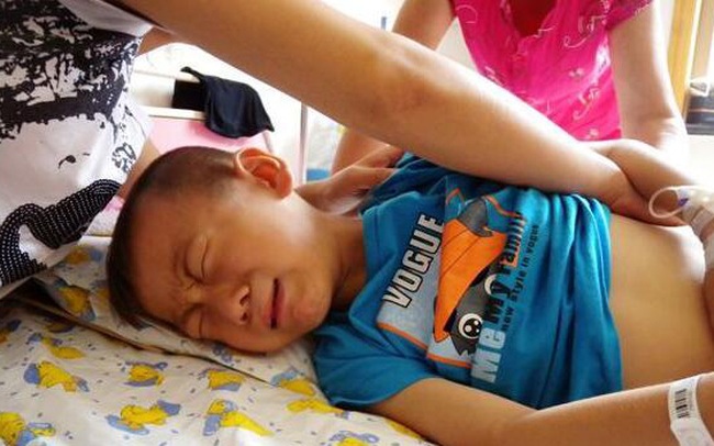 Bé trai 4 tuổi tử vong ngay sau khi uống cốc sữa đậu nành của mẹ: