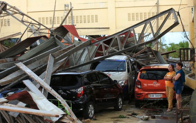 Siêu bão Goni quét qua Philippines, số người chết tăng lên 16 Siêu bão Goni quét qua Philippines, số người chết tăng lên 16