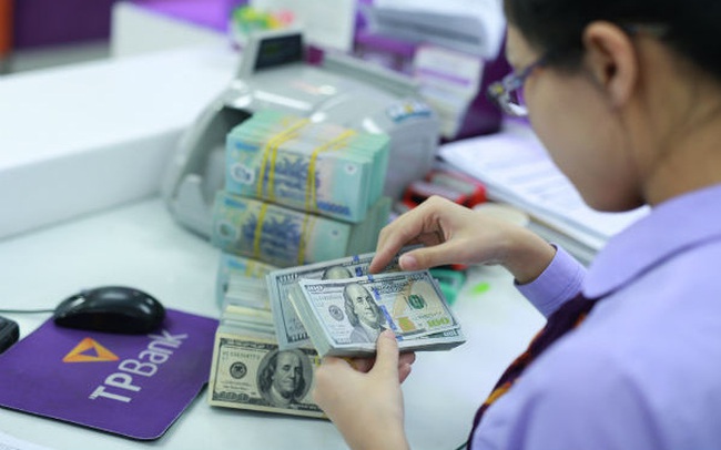 Ngân hàng Nhà nước bất ngờ giảm mạnh giá mua USD