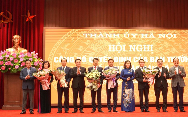 Công bố quyết định của Ban Thường vụ Thành ủy Hà Nội về công tác cán bộ Công bố quyết định của Ban Thường vụ Thành ủy Hà Nội về công tác cán bộ